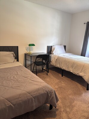 4 Schlafzimmer, Schreibtisch, kostenloses WLAN, Bettwäsche