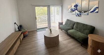 Serene Modern Retreat: A Minimalist Japanese-Inspired Escape