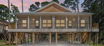 Luxury Retreat on Oleander - Unit J