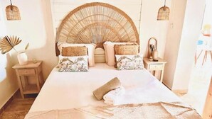 2 bedrooms, iron/ironing board, Internet, bed sheets - House for 6 people with a heated pool (Saint-Philippe)