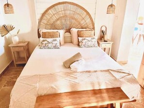 2 bedrooms, iron/ironing board, Internet, bed sheets - House for 6 people with a heated pool (Saint-Philippe)
