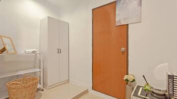House, 3 Bedrooms, Accessible, Balcony | Interior