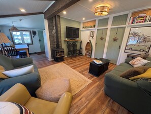 Living area - Beach, Please! Centrally located quiet Cottage, 90 seconds from the Sand! (Sauble Beach)