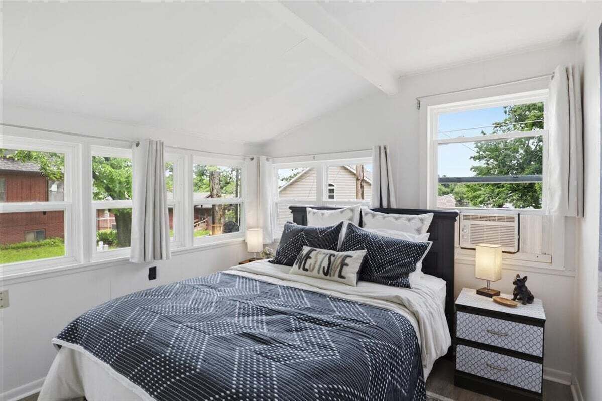 2 bedrooms, WiFi (free), bed sheets