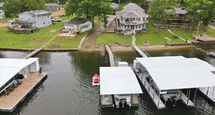 Lake Views, Private Dock, Paddle Boards & Bunk House