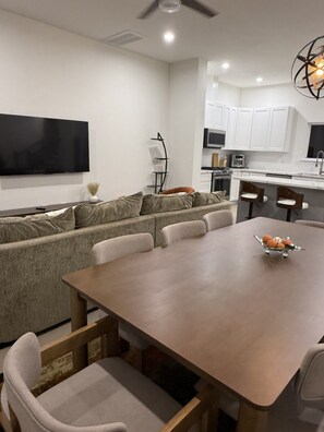 Dining - Modern 3-bedroom house in vibrant Houston close to Galleria, NRG, Med Center + (Houston)