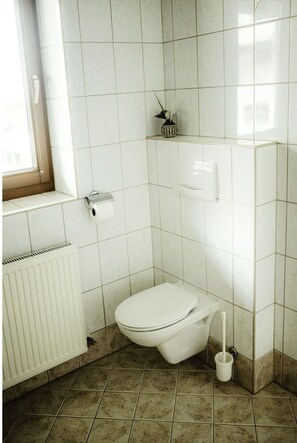Bathroom - Cosy apartment for 9 people with WIFI, TV and balcony (Thurmbach)