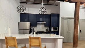 Private kitchen - Brick & Bed - Stunning Riverfront Loft, 505 (St. Louis)