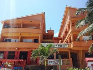 Exterior - Hotel Spindrift & Golf Cart Rental (San Pedro)