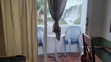 Sistema de insonorización, tabla de planchar con plancha y wifi gratis