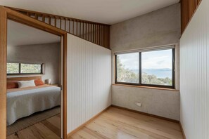 2 室のベッドルーム、アイロン / アイロン台、WiFi (無料)、ベッドシーツ