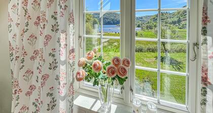 Cozy home in Feda with house sea view