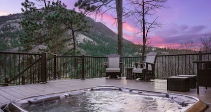 Scenic 4BR Cabin with Hot Tub, Sauna, Sleeps 10