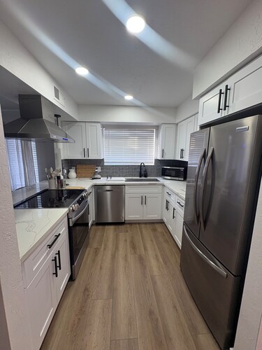 Cozy, elegant 2 bedroom space to make you feel at home