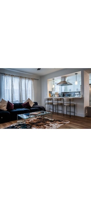 Interior - Cozy, elegant 2 bedroom space to make you feel at home (Phoenix)