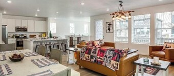 Spacious 4BR Home Near Denver & DIA
