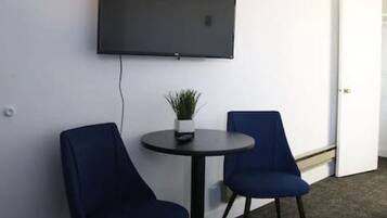 Apartment | Dining