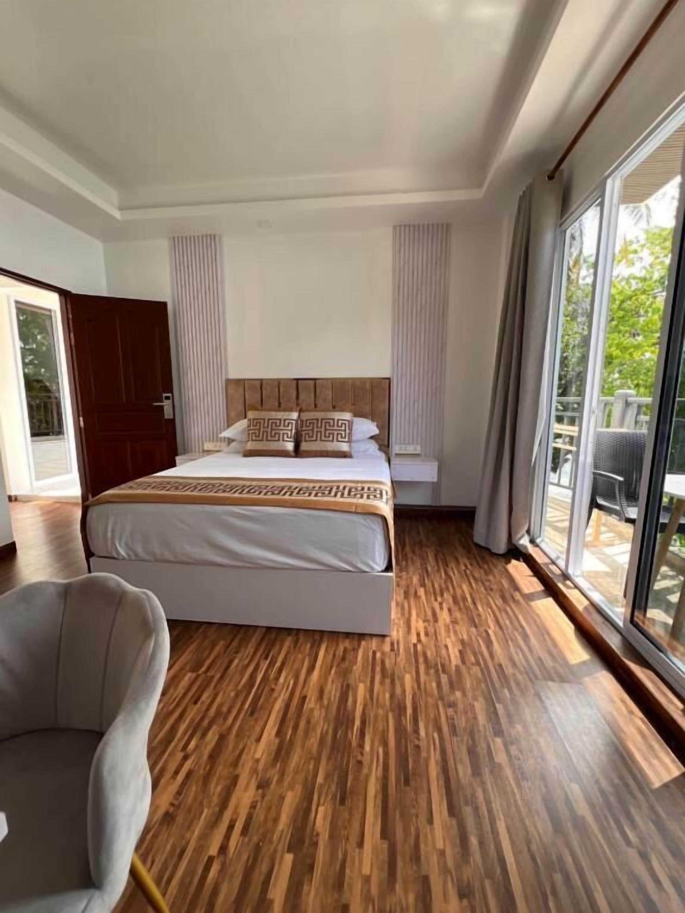 Habitación Deluxe doble, balcón, vistas al mar | Escritorio, espacio para trabajar con un portátil, wifi gratis