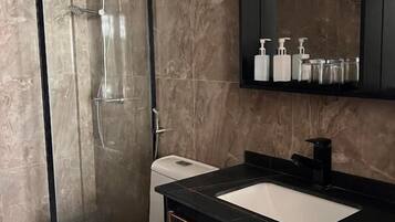 Deluxe Double or Twin Room, Balcony, Sea View | Bathroom | Shower, free toiletries, hair dryer, towels