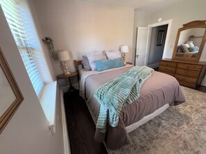 2 quartos, ferros/tábuas de passar roupa, Wi-Fi, roupa de cama