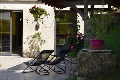 Group gîte for 14 people on the farm (horses, donkeys, rabbits...). Pets allowed.