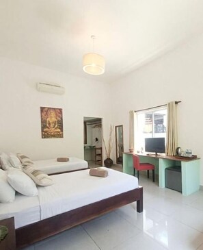 Desk, laptop workspace, free WiFi - La Fontaine de Tara Boutique Hotel (Krong Siem Reap)