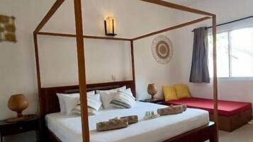 Standard Double Room | Desk, laptop workspace, free WiFi