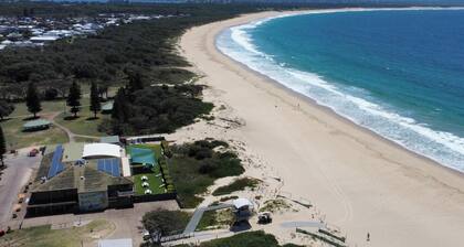 Coastal Hideaway @ Pelican, Walk to Beach & Lake
