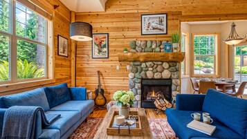 Smart TV y chimenea