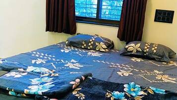 Chambre Standard | Lits pliants/supplémentaires, draps fournis
