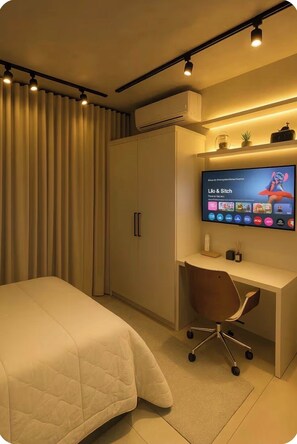 Departamento Deluxe, aire acondicionado, vista parcial al lago | Cortinas blackout y wifi gratis 