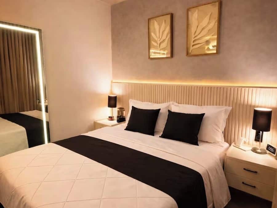 Apartemen Deluks, AC, pemandangan danau terbatas | Tirai kedap cahaya dan Wi-Fi gratis
