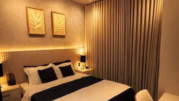 Departamento Deluxe, aire acondicionado, vista parcial al lago | Cortinas blackout y wifi gratis