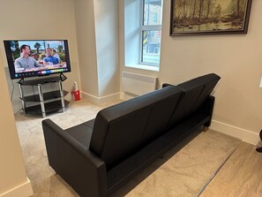 Living area - Criterion House 1-Bed Modern Entire Apartment in City Centre (Kingston upon Hull)