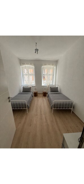 3 bedrooms, WiFi, bed sheets - 62sqm,top location,ground floor,central,newly renovated,central,balcony (Magdeburg)
