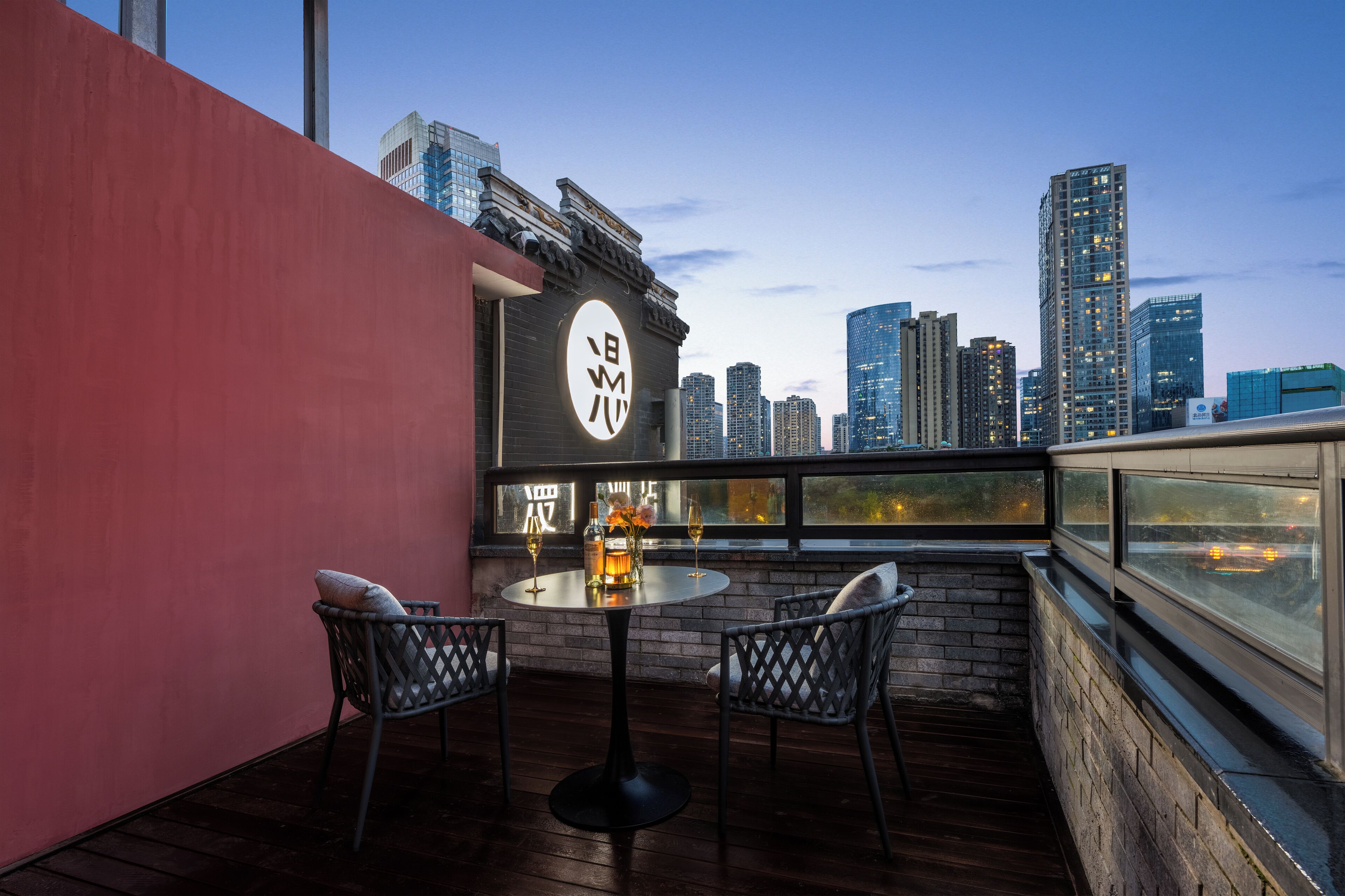 Suite estudio panorámica, vista al parque | Vista del balcón