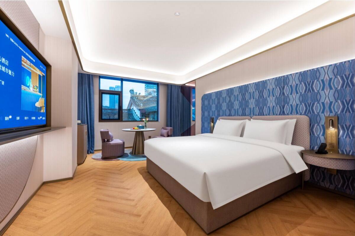 Superior Single Room, City View | Premium bedding, down duvets, pillow-top beds, free minibar