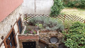 Basic Double or Twin Room, Courtyard View | Terrace/patio - VAROSI GUESTHOUSE (Edessa)
