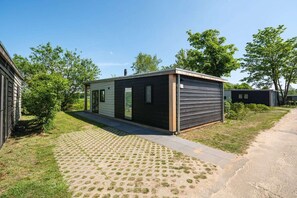 Exterior - Beautiful Riverside Lodge with Panoramic Views (Zuna)