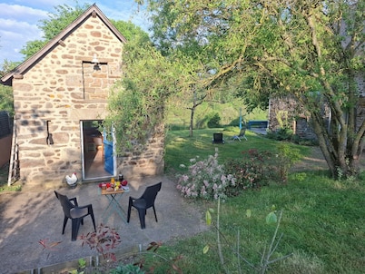 CHARMING LITTLE COTTAGE IN THE HEART OF NATURE