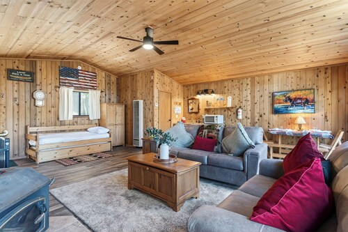 Hot Tub + Game Room + Studio | Ski Storage | Near the Lifts | Primrose Retreat