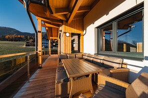 Outdoor dining - "Aich Amade" by Alpenidyll Apartments (Aich)