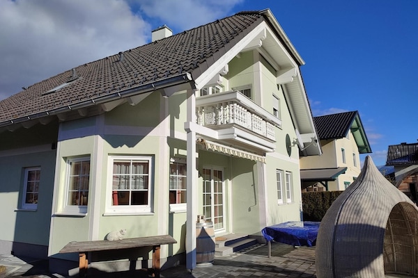 Hauptansicht Gebäude