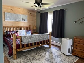 Room - Covered Heated Pool + Rec Lounge | North Creek Stay |  Lies by AvantStay (North Creek)