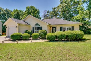 Exterior - Family Home w/ Community Perks in Simpsonville! (Simpsonville)