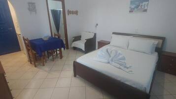 Quarto casal básico | Wi-Fi de cortesia