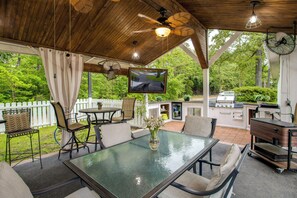 Outdoor dining - On Horse Farm! Home w/ Gazebo in Aiken (Aiken)