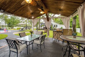 Outdoor dining - On Horse Farm! Home w/ Gazebo in Aiken (Aiken)