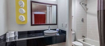 1 King Bed|Non-Smoking,Micfridge