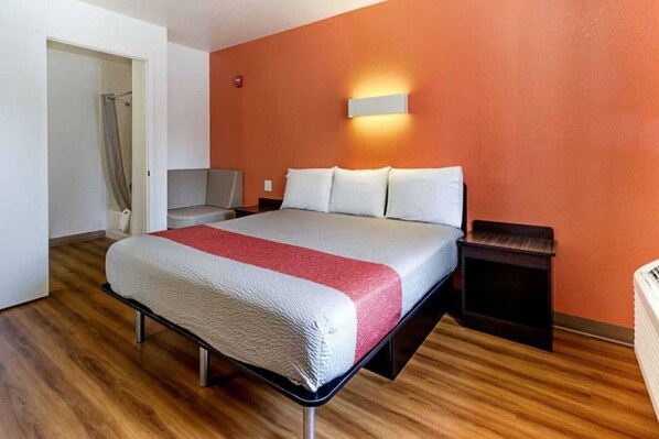 Room - 1 King Bed|Non-Smoking,Micfridge (Fresno)